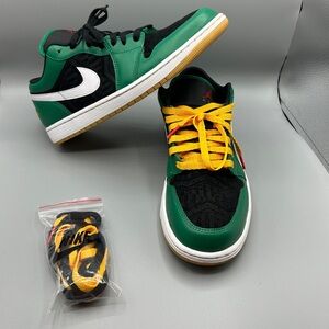 Size 10.5 - Air Jordan 1 SE Low Christmas